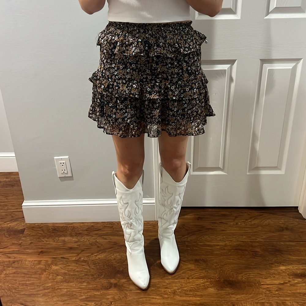 Floral mini skirt